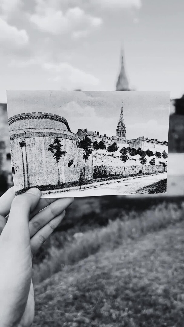 🛡️ Fortifications de Mézières – Avant / Maintenant

Témoins silencieux de l’histoire, ces murs ont protégé la ville pendant des siècles 🏰
Aujourd’hui, il en reste des traces visibles, témoins silencieux de l’histoire de Mézières ⏳
Des remparts médiévau… instagr.am/p/DLFp8agPCRS/