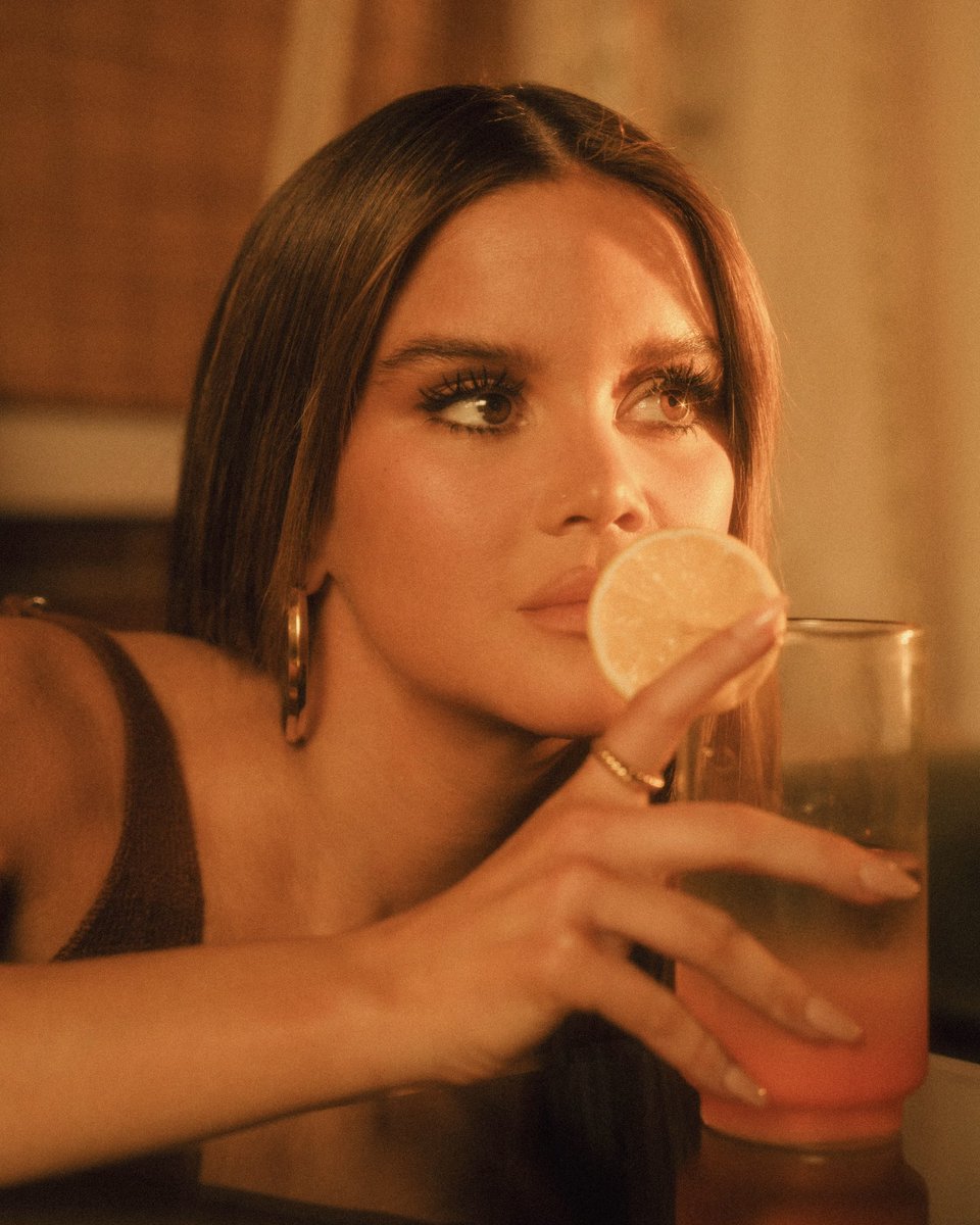 MarenMorris's tweet image. she wasn’t my easiest album to write, but she’s my proudest. I can safely say I’m enjoying things while I’m standing in them now 💛🍋🍦