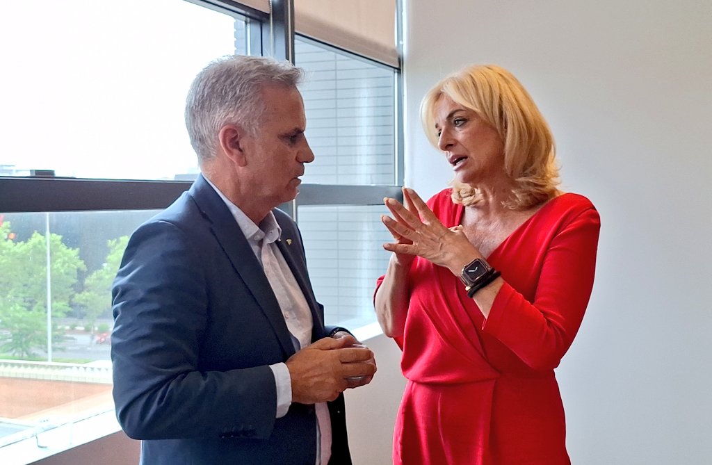 Consejo General Colegios Farmacéuticos (@farmaceuticos_) on Twitter photo 🟣 El Consejo General de <a href="/Farmaceuticos_/">Consejo General Colegios Farmacéuticos</a>, presente en el Foro Salud y Género, organizado por <a href="/OdSalud/">Observatorio de Salud</a> y <a href="/EstComunicacion/">Estudio de Comunicación</a>.
👉 Manuel Ángel Galván, contador de la organización, ha asistido al acto que ha contado con la participación de <a href="/EstherMonzon_/">Esther Monzón</a>, consejera de Sanidad de 🟣 El Consejo General de <a href="/Farmaceuticos_/">Consejo General Colegios Farmacéuticos</a>, presente en el Foro Salud y Género, organizado por <a href="/OdSalud/">Observatorio de Salud</a> y <a href="/EstComunicacion/">Estudio de Comunicación</a>.
👉 Manuel Ángel Galván, contador de la organización, ha asistido al acto que ha contado con la participación de <a href="/EstherMonzon_/">Esther Monzón</a>, consejera de Sanidad de