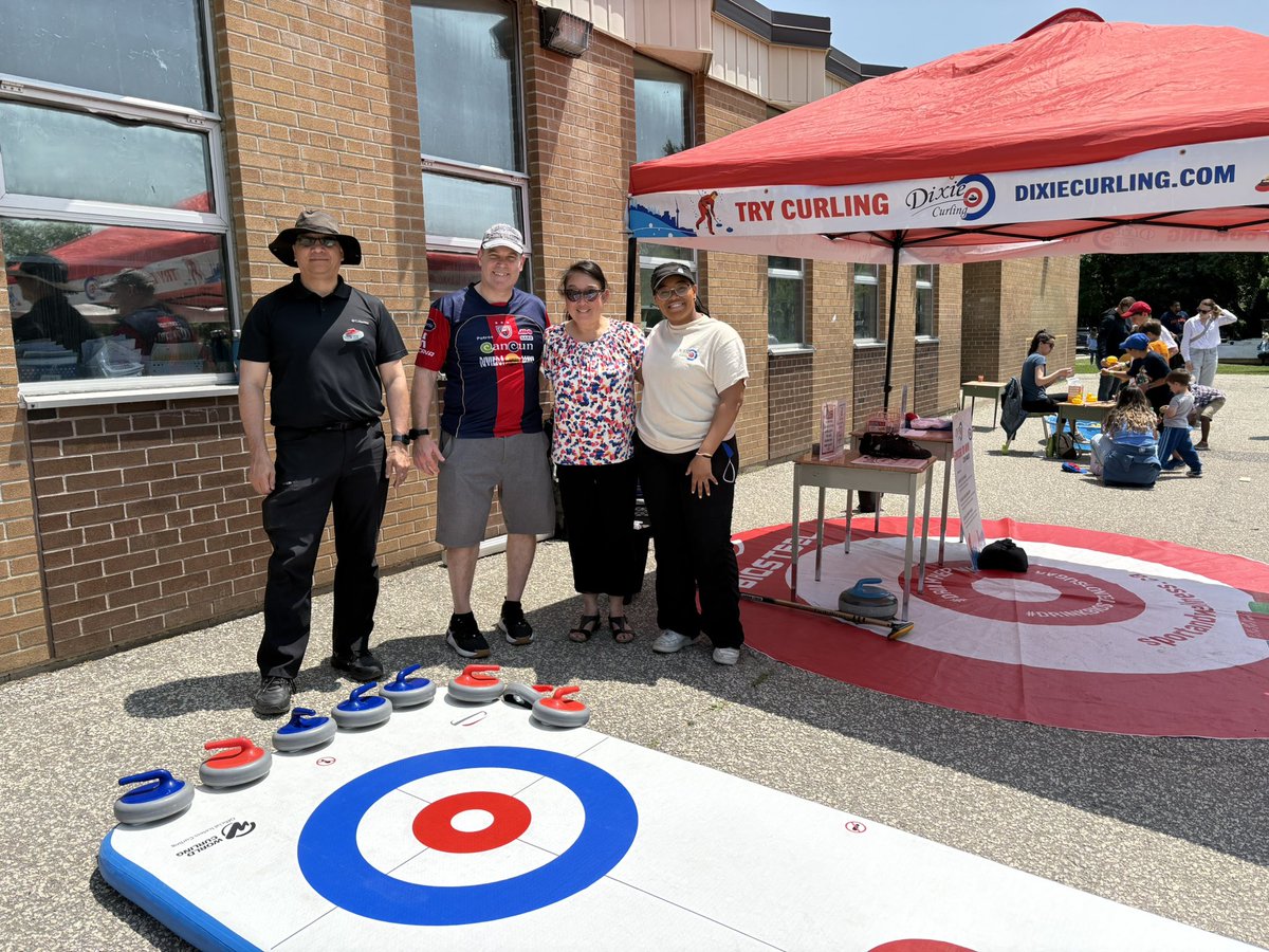 DixieCurling's tweet image. Scenes from the Millwood PS Fun Fair last weekend! Beautiful weather and a great day sharing curling with the school community 😎☀️