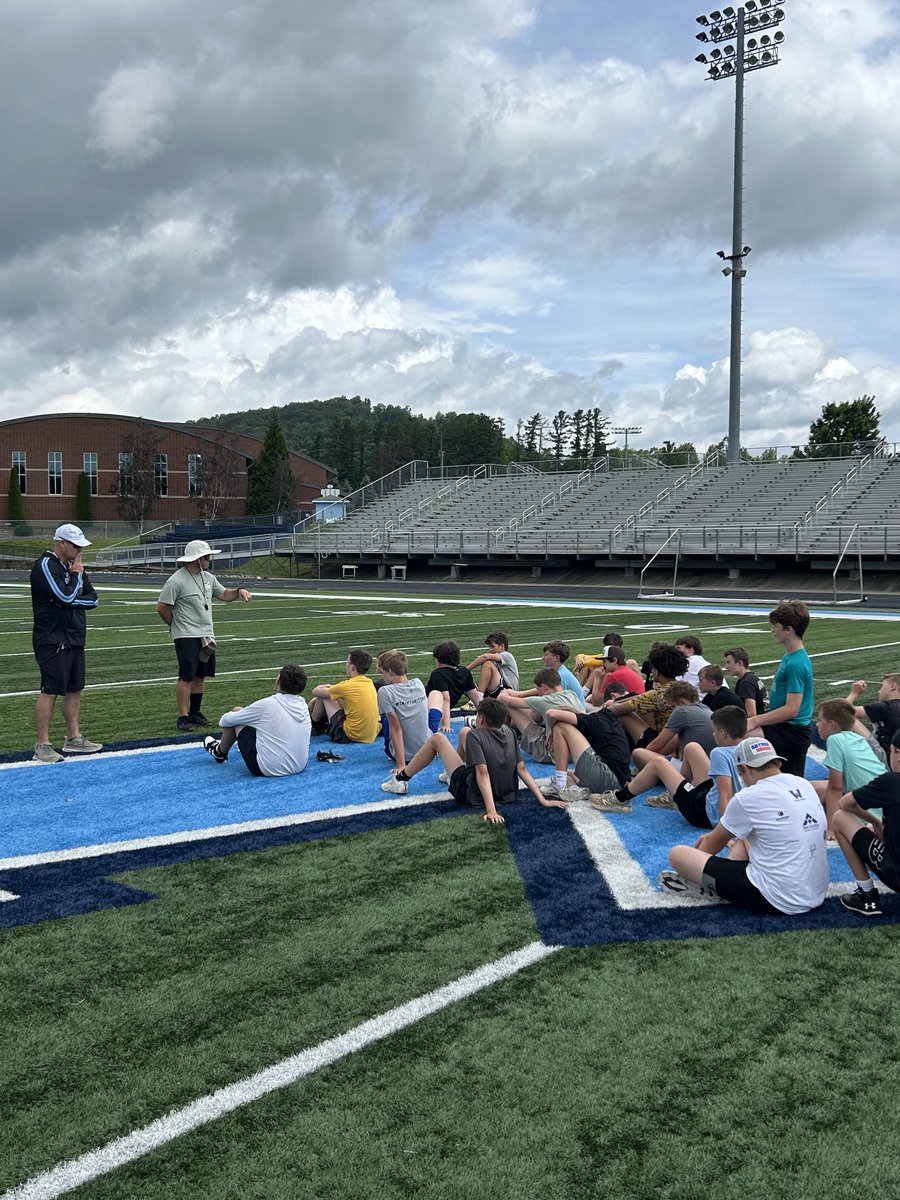 Watauga Middle Athl. (@watauga_middle) on Twitter photo Head MS FB Coach Byron Towner and Head HS FB Coach Ryan Habich talking to our MS FB players after our <a href="/PerfectEffort14/">WataugaFootball</a> youth camp!
Alignment is key! Head MS FB Coach Byron Towner and Head HS FB Coach Ryan Habich talking to our MS FB players after our <a href="/PerfectEffort14/">WataugaFootball</a> youth camp!
Alignment is key!