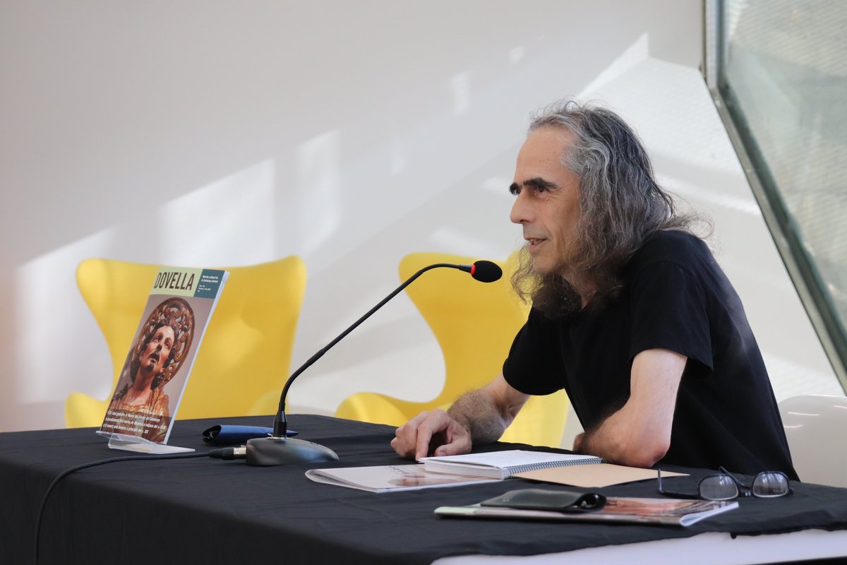 Per acabar, el director del museu, Francesc Vilà, ha acompanyat als assistents a les sales on ha fet una visita comentada especialment enfocada a l'època i obra d'Andreu Sala.