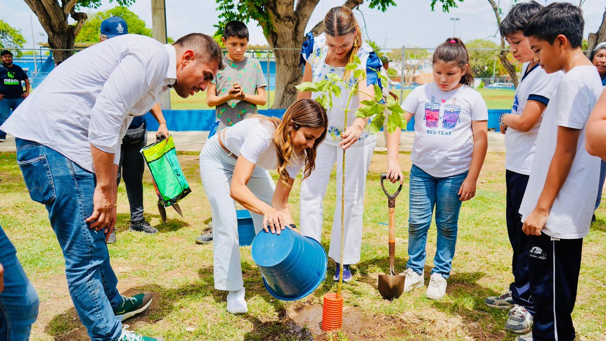Isabel Rodríguez (@isabelrdzh) on Twitter photo 🌿¡Manos a la obra por Chuburná!
Esta mañana acompañé a la alcaldesa <a href="/CeciliaPatronL/">Cecilia Patrón Laviada</a> en el banderazo del Mega Operativo de Limpieza en el parque de Chuburná de Hidalgo. Gracias por sumar esfuerzos para tener una Mérida más limpia y bonita para todas y todos.🌞💚 🌿¡Manos a la obra por Chuburná!
Esta mañana acompañé a la alcaldesa <a href="/CeciliaPatronL/">Cecilia Patrón Laviada</a> en el banderazo del Mega Operativo de Limpieza en el parque de Chuburná de Hidalgo. Gracias por sumar esfuerzos para tener una Mérida más limpia y bonita para todas y todos.🌞💚