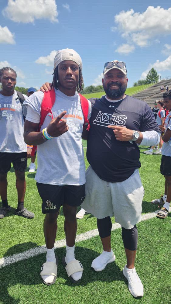 AadenManuel's tweet image. Had a great time at the @BearkatsFB Camp today, got some great feedback ready to get better. Thank you to all the coaches who gave insight , tips &amp;amp; spent time with me today. 
#classof2026 
#cornerback
#work

@CoachKRHarrison @tommiebarrett25 @DBCoachMcGraw @SC_BulldogFB