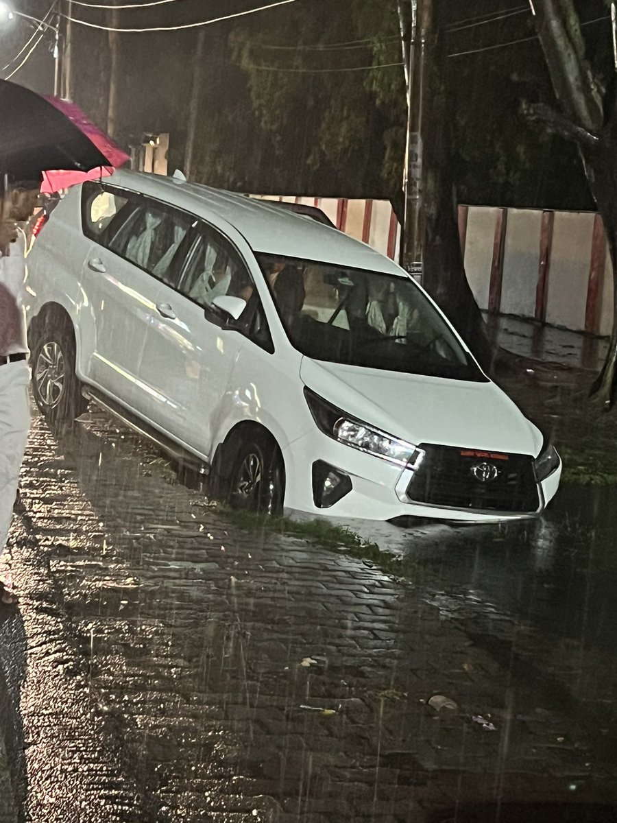 अभय प्रताप सिंह (@abhaypsingh71) on Twitter photo हरदोई पुलिस लाइन के सामने इस नाले में आये दिन गड़ियाँ फसती रहती है आज तो #उत्तरप्रदेश_सरकार की गाड़ी ही फस गई
कृपया संबंधित अधिकारी इसको संज्ञान में ले और उचित कार्यवाही करने का कष्ट करें।
<a href="/myogiadityanath/">Yogi Adityanath</a>
<a href="/dmhardoi/">DM Hardoi</a>
<a href="/CdoHardoi/">CDO Hardoi</a>
<a href="/hardoipolice/">Hardoi Police</a>
<a href="/AKSharmaOffice/">AK Sharma Office</a>
<a href="/kpmaurya1/">Keshav Prasad Maurya</a> हरदोई पुलिस लाइन के सामने इस नाले में आये दिन गड़ियाँ फसती रहती है आज तो #उत्तरप्रदेश_सरकार की गाड़ी ही फस गई
कृपया संबंधित अधिकारी इसको संज्ञान में ले और उचित कार्यवाही करने का कष्ट करें।
<a href="/myogiadityanath/">Yogi Adityanath</a>
<a href="/dmhardoi/">DM Hardoi</a>
<a href="/CdoHardoi/">CDO Hardoi</a>
<a href="/hardoipolice/">Hardoi Police</a>
<a href="/AKSharmaOffice/">AK Sharma Office</a>
<a href="/kpmaurya1/">Keshav Prasad Maurya</a>