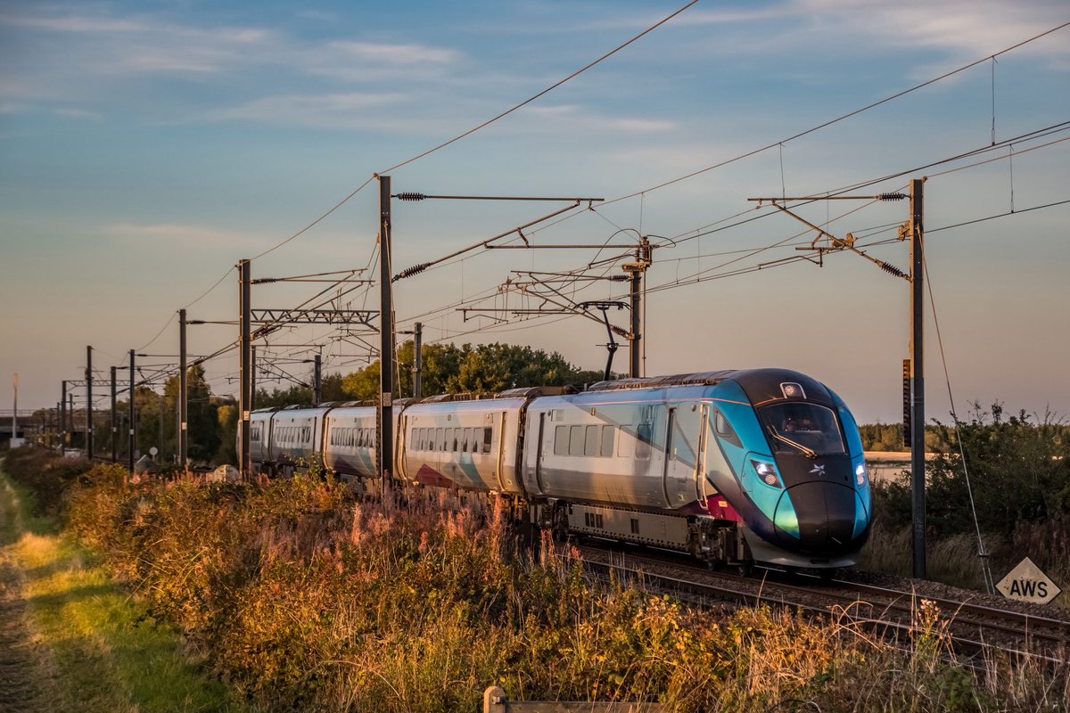 ASMRailPhotos's tweet image. 🖍️| 9N17 1734 Edinburgh to Newcastle

📣| @TPExpressTrains 
🚂| Class 802205
📍| Butterwell Junction
📆| 16/09/2024

#class802 #802205 #nova1 #transpennineexpress