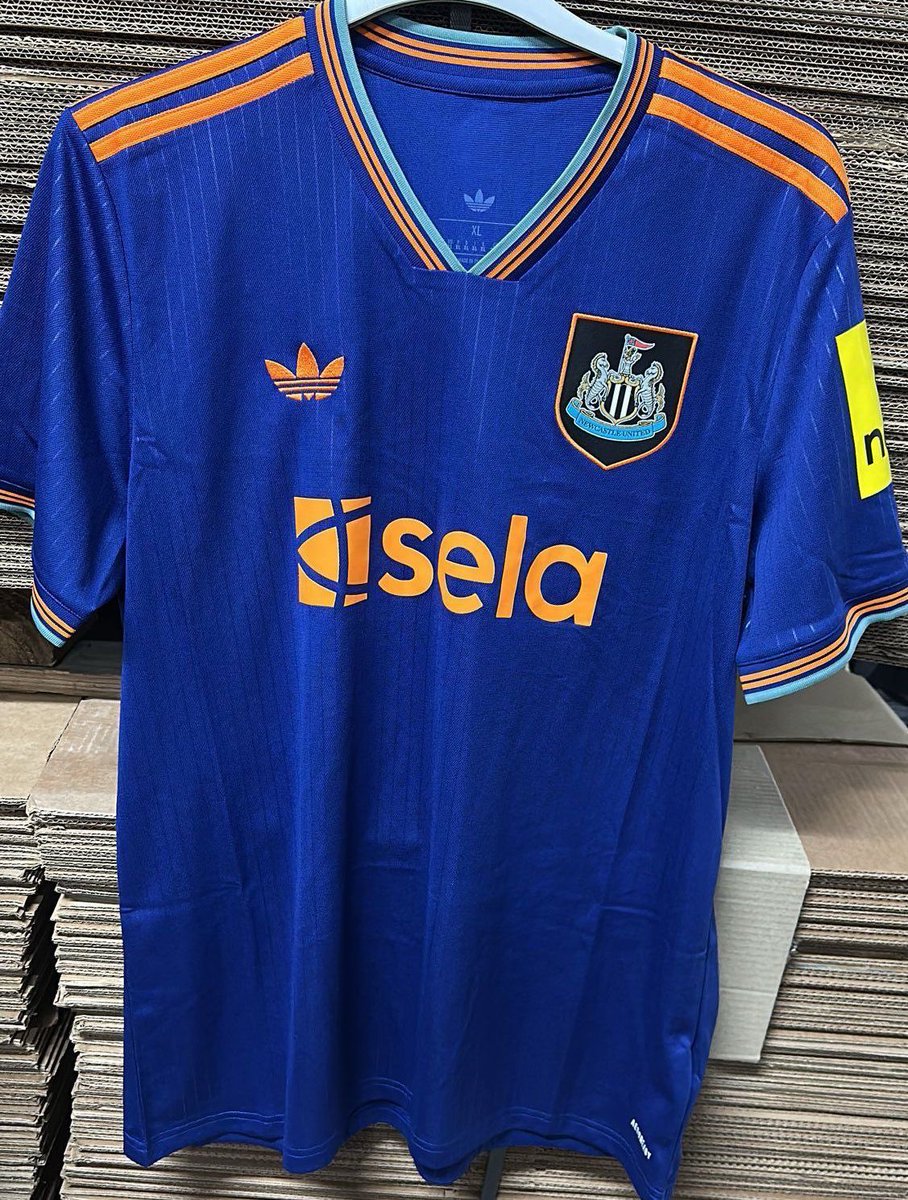 toon_collector's tweet image. Could this be Newcastle’s third shirt for 2025/26? 👀
Share your thoughts using just 3 words…

We’ll go first: Very. Underwhelming. Indeed.

#NUFC #NewcastleUnited #ThirdKit #ToonArmy #KitLeak #3WordReview