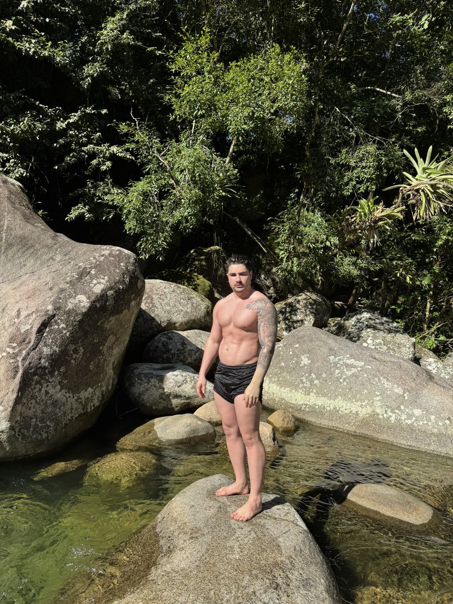 lucassouzaofl's tweet photo. Me conectando com a natureza https://t.co/FFLJRUk76u