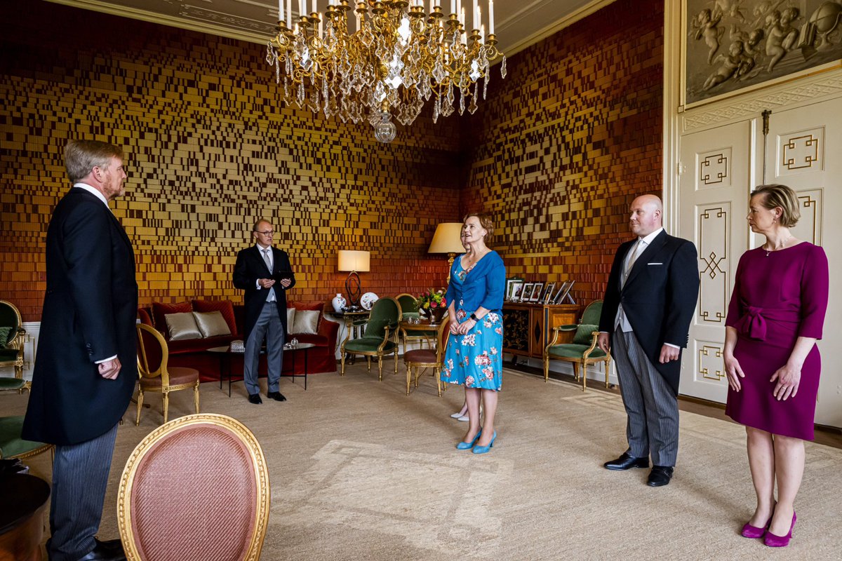 Vandaag ben ik beëdigd als staatssecretaris Jeugd, Preventie en Sport. Een grote eer. Ik kijk ernaar uit om - samen met heel veel anderen - te werken aan een gezonde jeugd, meer sport &amp; bewegen en vitaliteit.