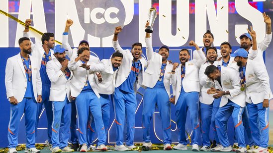 🚨 TOP 10 RICHEST CRICKET BOARD IN THE WORLD 🚨 (TOI).

1. BCCI - 18,760 Crore.
2. Cricket Australia - 658 Cr.
3. ECB - 492 Cr.
4. PCB - 458 Cr.
5. BCB - 425 Cr.
6. SA - 392 Cr.
7. ZCB - 317 Cr.
8. SL - 166 Cr.
9. WI - 125 Cr.
10. NZ - 75 Cr...