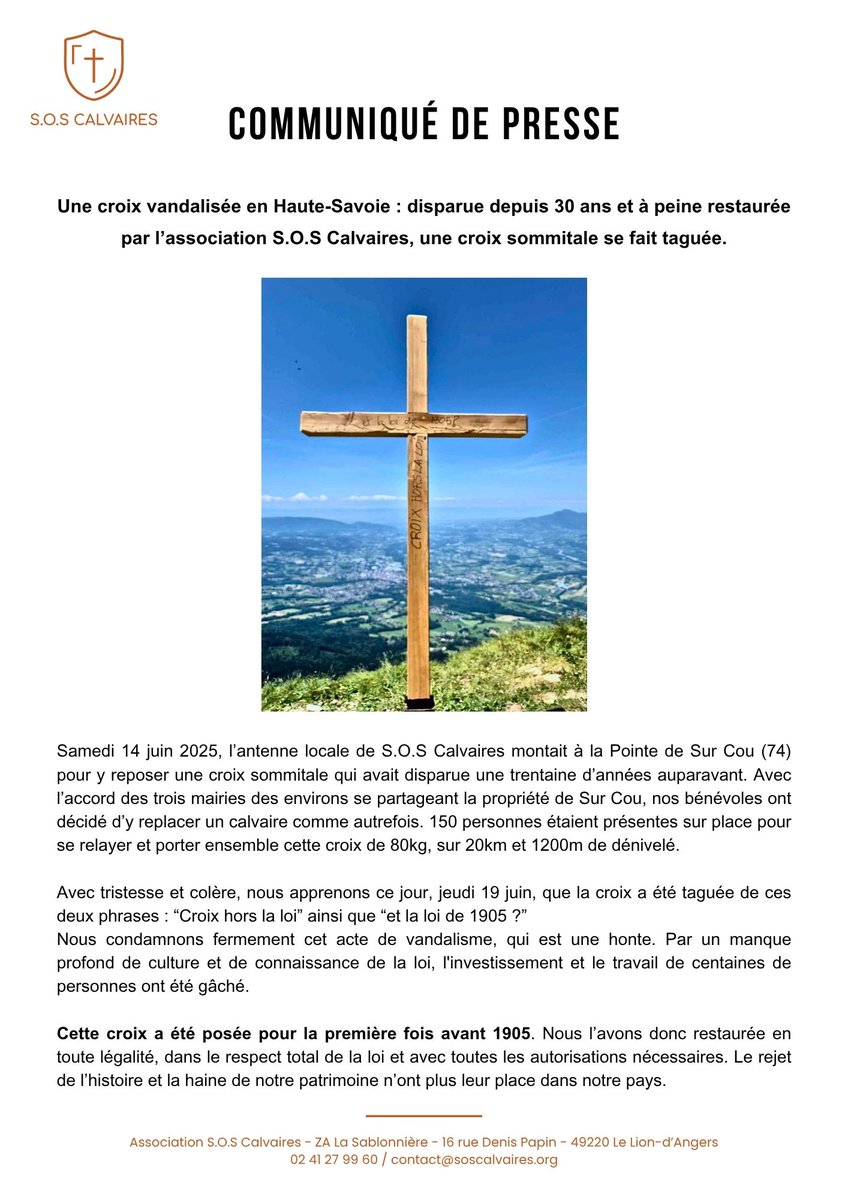 soscalvaires's tweet image. 🔴 ALERTE #VANDALISME !
Une #croix restaurée samedi dernier par notre antenne locale de Haute-Savoie s’est fait taguée.
👉 Relayez l'info : notre #culture et notre #droit à restaurer ces monuments qui font la beauté de nos cimes et de nos paysages, sont attaqués !
#soscalvaires