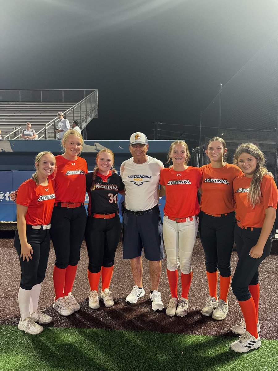 Carly2028stone's tweet photo. I had a great time at the UTC camp yesterday. I improved some mechanics with my swing, as well as engaging the prep step after every pitch. Im glad to have gotten to meet the coaches and work with many great players! @GoMocsSB #Gomocs #UTC https://t.co/VMgDDcFpSj