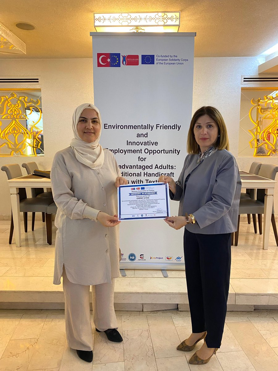 📍İstanbul’da proje ortaklarımızla açılış toplantımızı gerçekleştirdik.

♻️ “Dezavantajlı Yetişkinler İçin Çevreci ve Yenilikçi İstihdam Fırsatı” projemizle tekstil atıklarını geleneksel el sanatlarıyla buluşturuyoruz.

<a href="/TurkiyeBeyazay/">Beyazay</a> 
<a href="/lokmanayva/">Lokman Ayva</a>