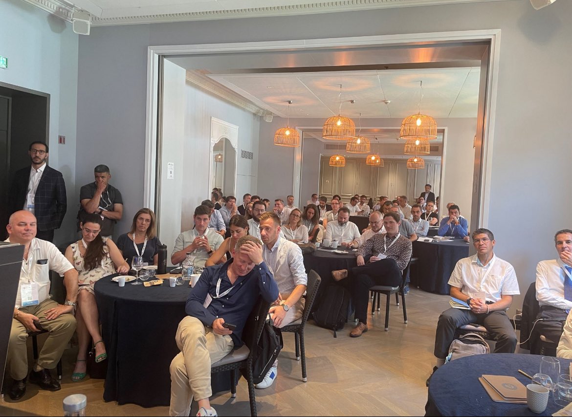 Une très belle journée d’échanges et un témoignage passionnant et très apprécié de notre client Air France sur l’#IA et la #Data lors de la journée
#FutureOfIT 
Merci et bravo <a href="/Agora_Managers/">Agora Managers Groupe</a> 
Place au gala maintenant !