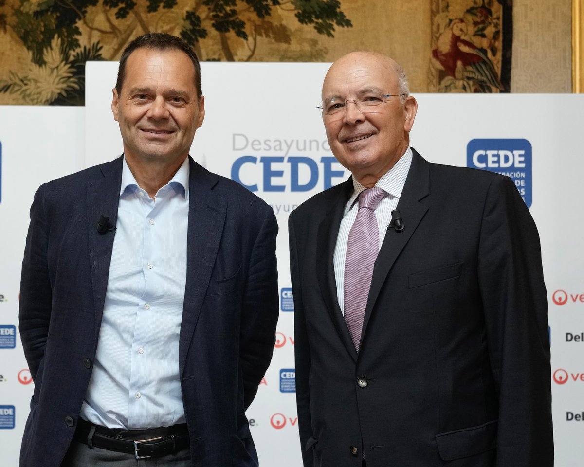 directivosCEDE's tweet photo. En el #DesayunoCEDE de hoy, Víctor Madera, presidente de @quironsalud, ha reflexionado sobre los retos y oportunidades del sistema sanitario español bajo el lema «La importancia de contar con todos». https://t.co/Ifs715uvPn