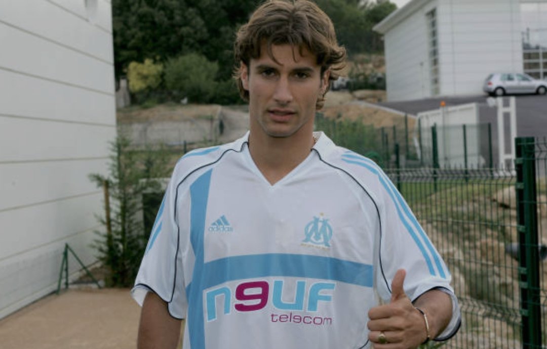 DROlT_AU_BUT's tweet image. 🔹Lorik Cana 🇦🇱
[22 ans / 2005]

PSG -&amp;gt; OM [4M€]

175 matchs à l'OM

🔸8 buts dont le 1er et le dernier marqués contre le PSG au Vélodrome (1-0, 2005) et au Parc (1-3, 2009).

🔸54 cartons jaunes
Record historique pour un phocéen.