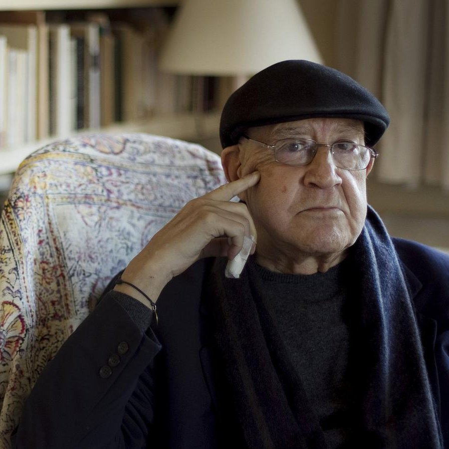 Fa 30 anys que Cor de roure d’Emili Teixidor va rebre el premi Crítica Serra d'Or de literatura infantil i juvenil

Avui aniversari de la seva mort reivindiquem el seu llegat literari. Conservem el seu fons documental testimoni de la seva obra i pensament

tuit.cat/Tn1ep