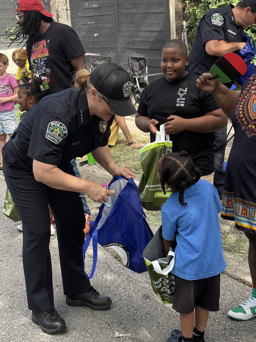 APDChiefDavis's tweet image. This morning, I had the honor of joining our community for the Juneteenth parade—a powerful celebration of freedom, resilience, and unity.
It was inspiring to see all generations come together to honor this important day.
