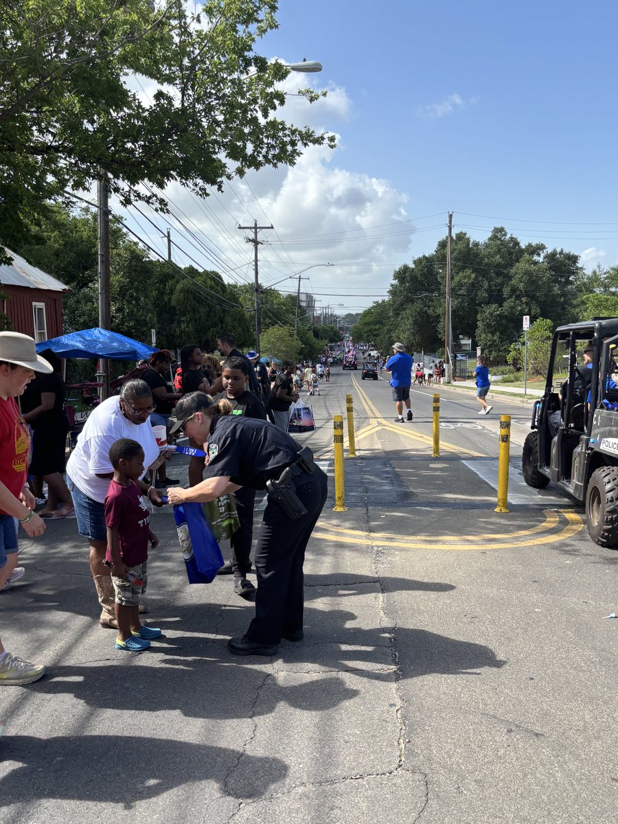APDChiefDavis's tweet image. This morning, I had the honor of joining our community for the Juneteenth parade—a powerful celebration of freedom, resilience, and unity.
It was inspiring to see all generations come together to honor this important day.