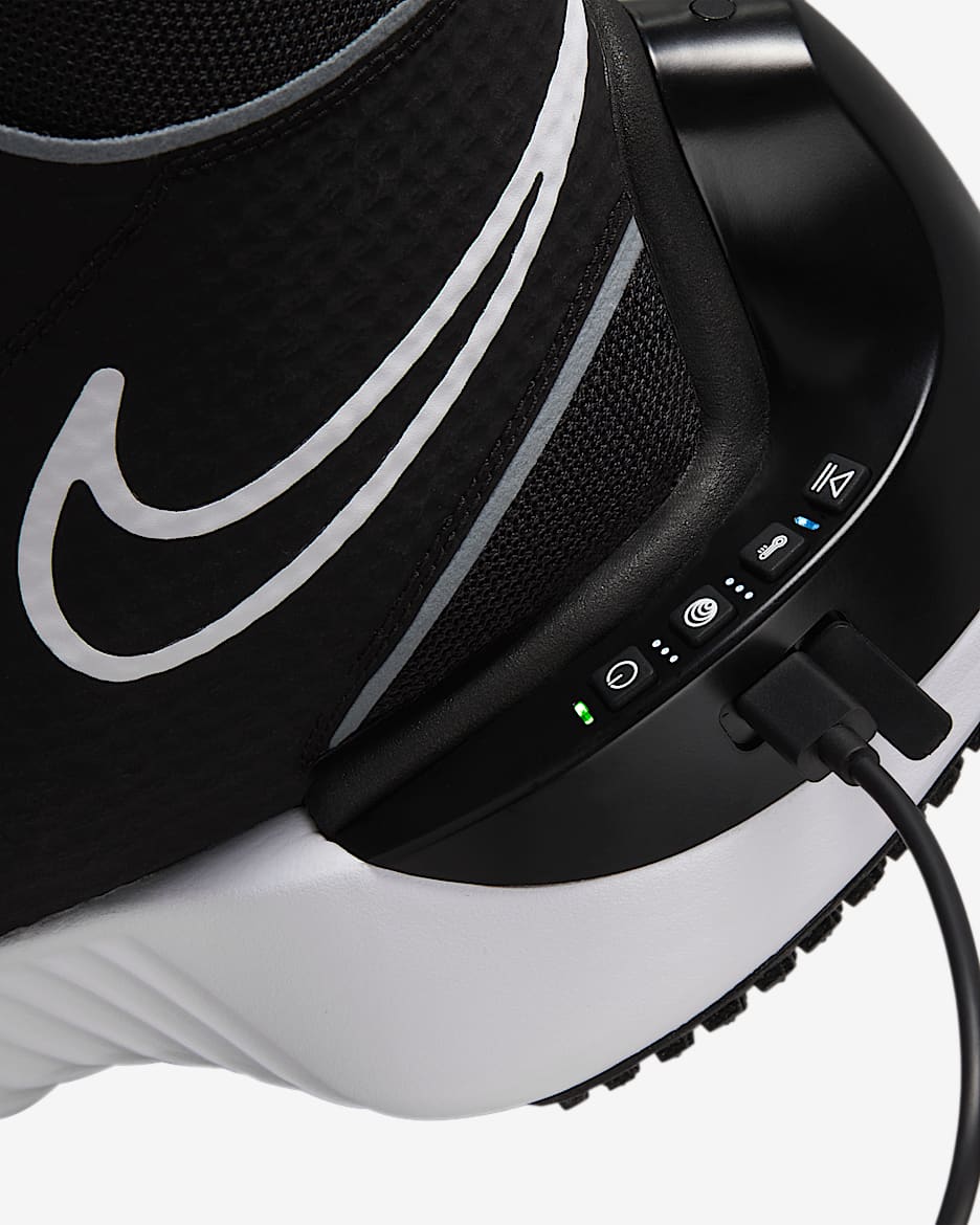 Stigla je tehnologija i na naša stopala 😁
Nike x Hyperice Hyperboot - Nosiva tehnologija nudi toplinu i Normatec dinamičku kompresiju zraka za stopala i gležnjeve koju možete prilagoditi u pokretu. 
Trenutno su dosputne u Americi po cijeni od 899$, ali uskoro stižu i kod nas.