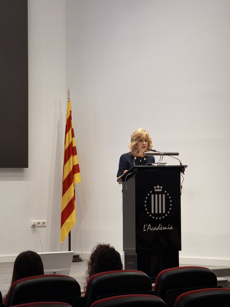 Infermeres 360 BCN (@inf360bcn) on Twitter photo Assistim com cada any a la entrega dels premis #tenimtalent de la <a href="/SCBInfermeria/">SCBInfermeria</a> . Reconeixement a les joves infermeres q són el futur professional. La <a href="/llumveiga/">Llum Veiga 🎗️</a> posa el focus a l'esperança en temps difícils, cada acció individual és un pas per canviar el món! Assistim com cada any a la entrega dels premis #tenimtalent de la <a href="/SCBInfermeria/">SCBInfermeria</a> . Reconeixement a les joves infermeres q són el futur professional. La <a href="/llumveiga/">Llum Veiga 🎗️</a> posa el focus a l'esperança en temps difícils, cada acció individual és un pas per canviar el món!