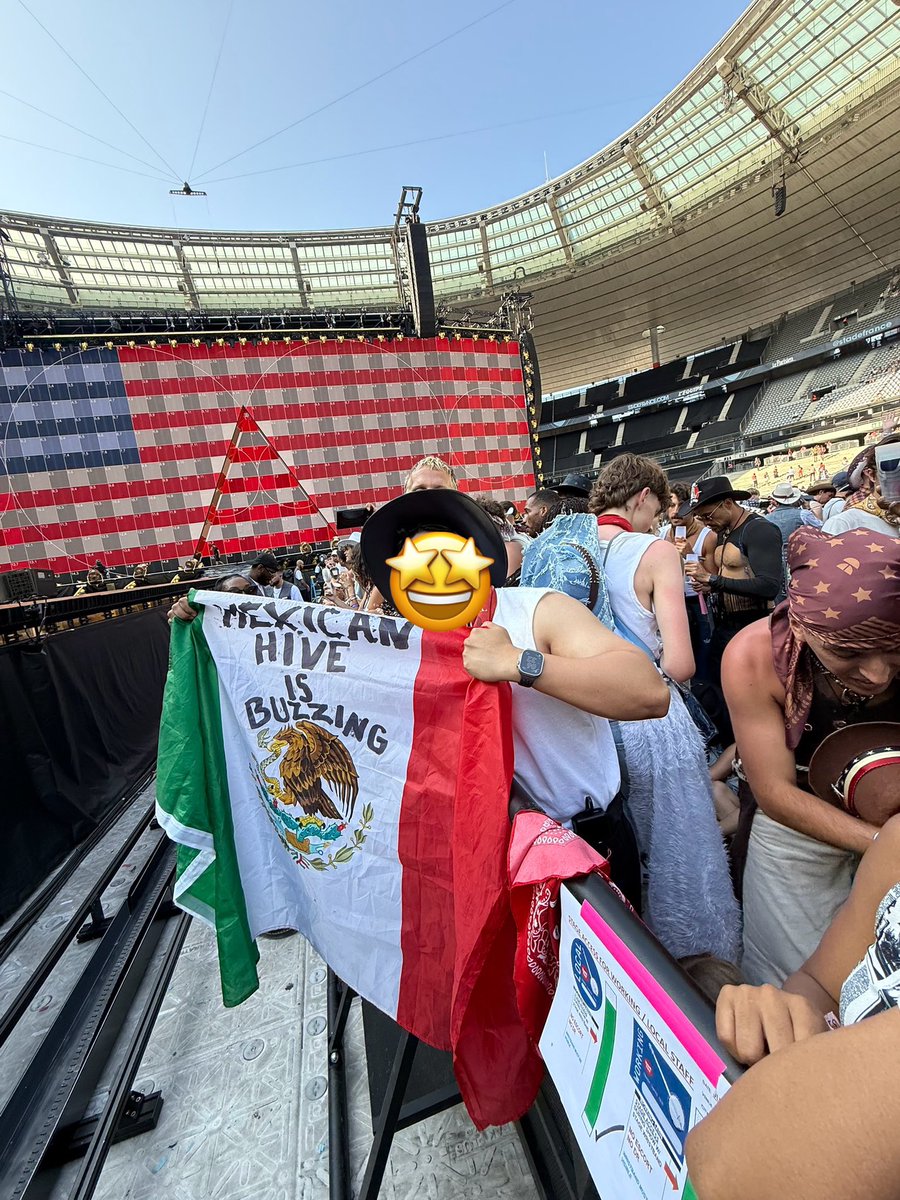 THE HIVE IS BUZZZINNNNNGGGG 🐝🐝