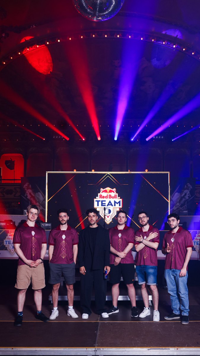 🚨URGENTE 🚨 HORA SEXO ⚠️

final de redbull BO5, en stream en cuanto estemos en el stage :)