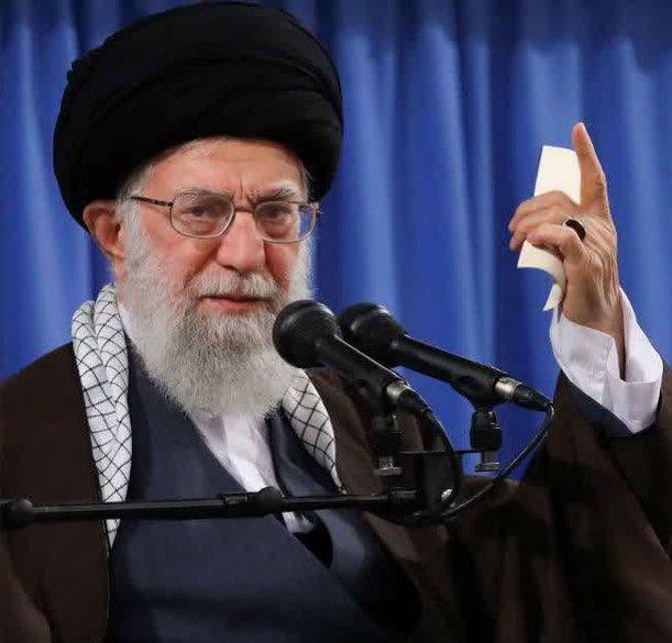 مذاکره نخواهیم کرد،
جنگ نخواهد شد،
منم به کس ننه‌ام بخندم از سوراخ بیرون بیام…