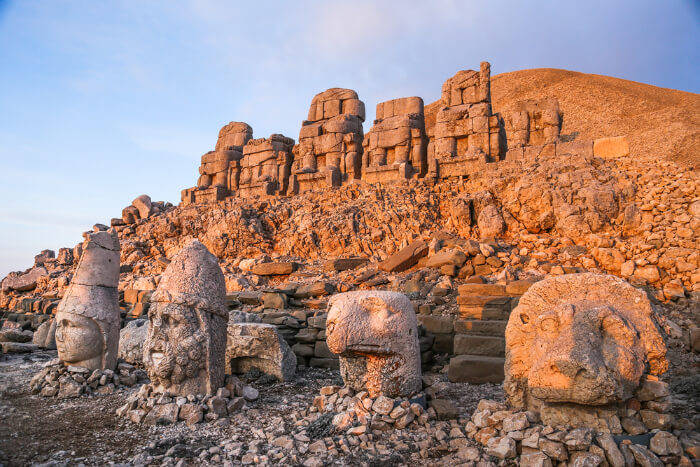Statues of Mount Nemrut, Turkey!🤩 Built by King Antiochus I in 62 BC!