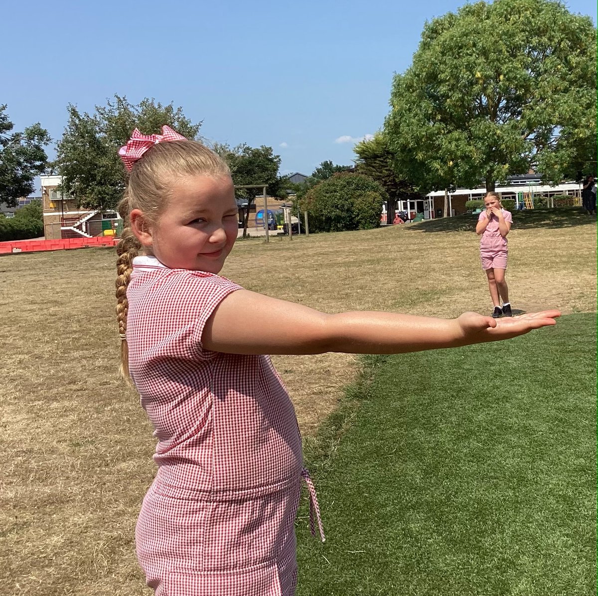 ScargillJunior's tweet image. 4S produced some great photography today. They used iPads and experimented with the impact of different angles and distances to make something look small. #AccessAllArts #SkyArts