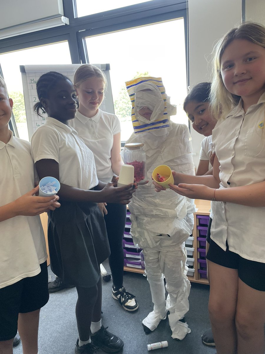 PerryCourtPri's tweet image. Year 6 have been mummified 😬