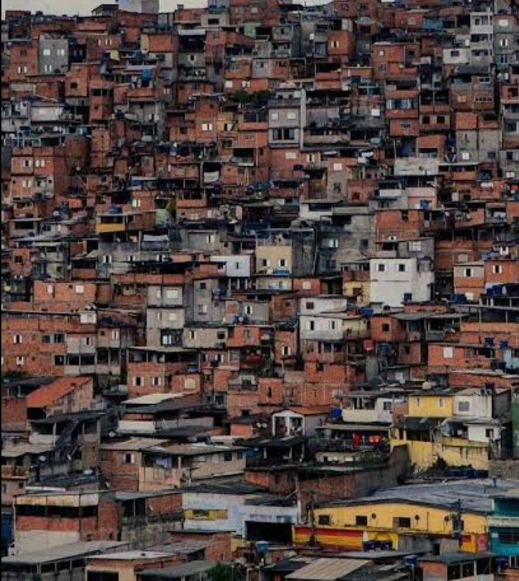 Claramente a Coreia do Norte deveria aderir a arquitetura que o capitalismo reserva para os pobres