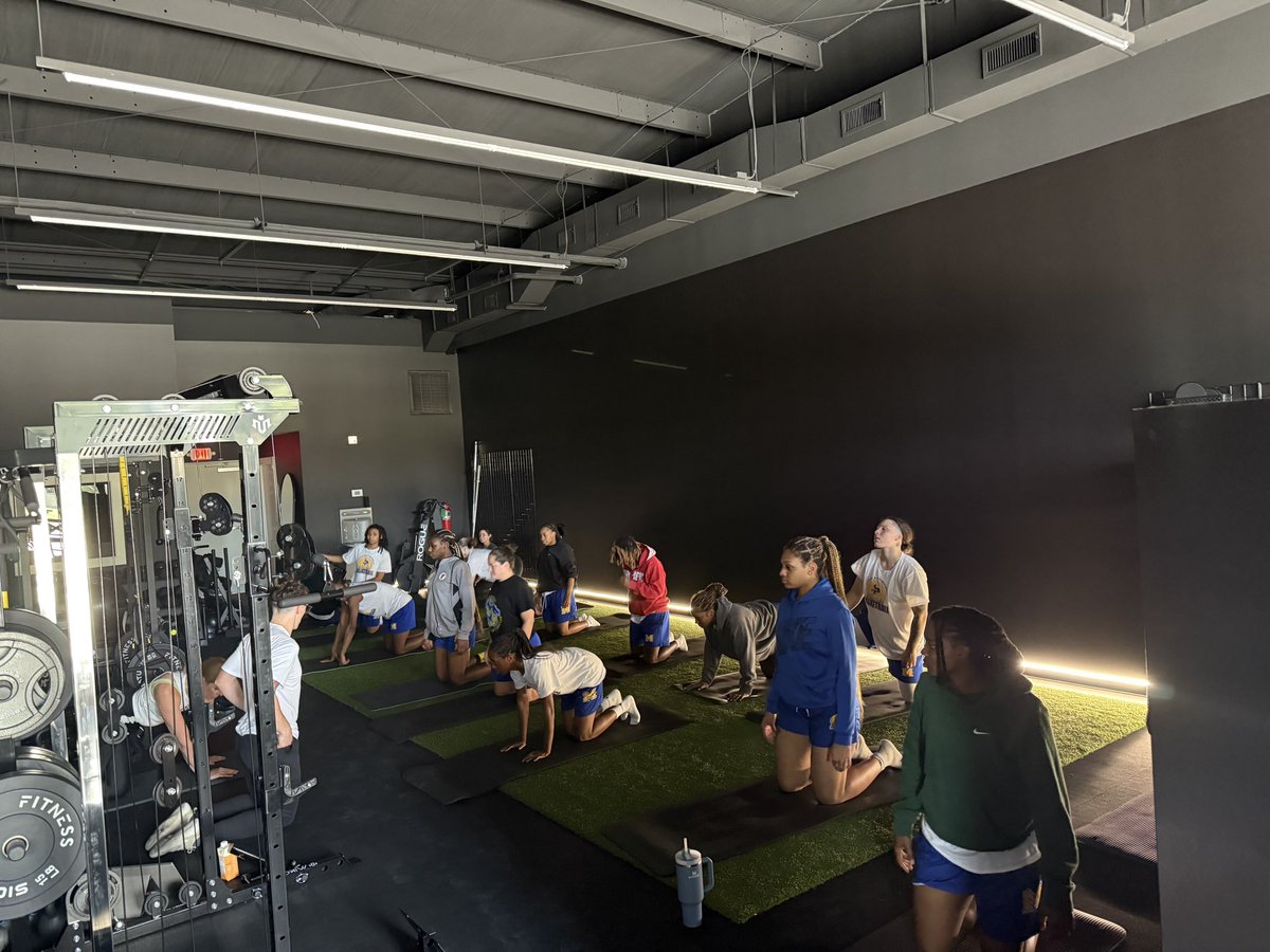 McNeeseWBB's tweet image. Special thanks to Liz at Thrive Fitness Studio for hosting the Cowgirls for a Mobility &amp;amp; Flexibility Class today! 

#GeauxPokes