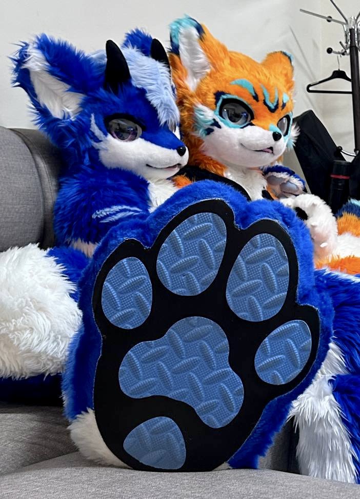 #FursuitFriday
