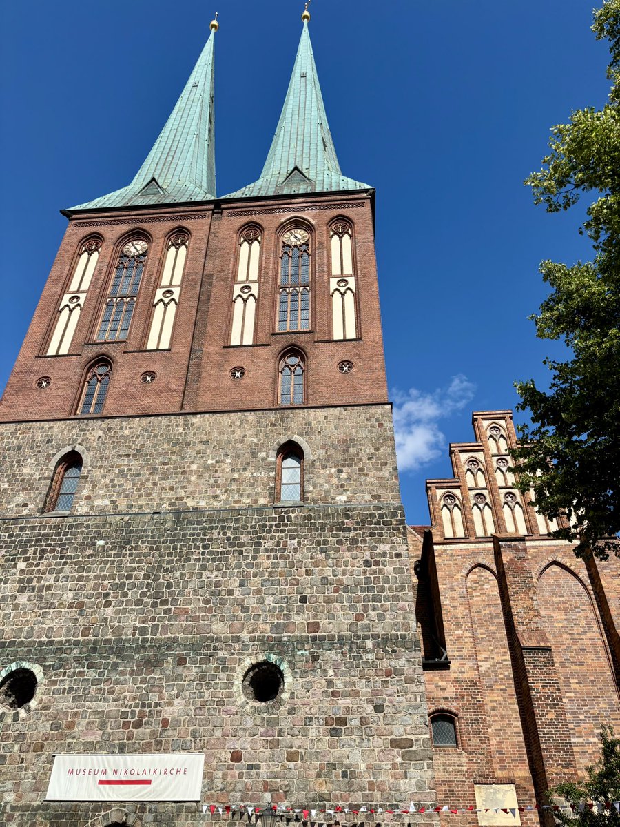 Museen gehören zu den öffentlichen Einrichtungen, denen die Bevölkerung das größte Vertrauen entgegenbringt. Einer von vielen Gründen, heute das 30jährige Jubiläum der Stiftung Stadtmuseum Berlin zu feiern: Herzlichen Glückwunsch, vielen Dank und nur das Beste für die Zukunft!