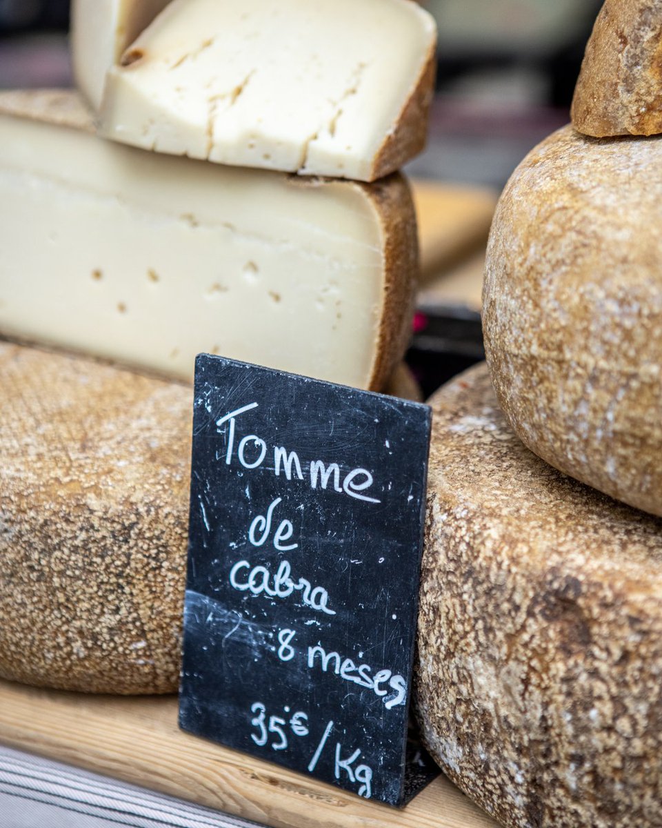 🧀 Suau, intens, curat, tendre, de vaca, de cabra… Al món del formatge no hi ha regles, només gustos! A <a href="/LactiumVic/">Lactium</a> ens agraden TOTS els FORMATGES 😍

Quin formatge no falta mai a casa teva?

#lactium2025 #victurisme #gastronomia #formatgescatalans #formatgesartesanscatalans