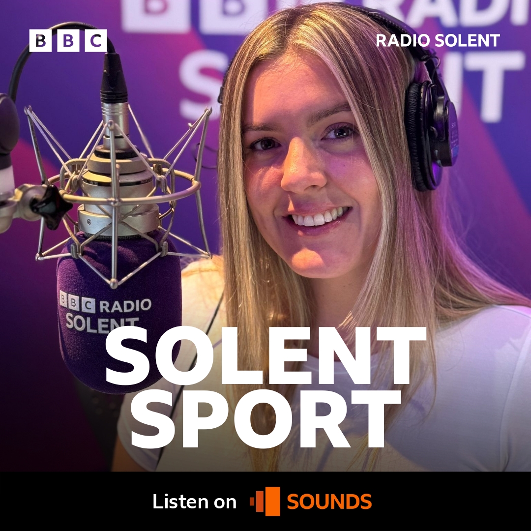 BBC Radio Solent Sport (@solentsport) on Twitter photo 🚨 WE'RE LIVE!
<a href="/hantscricket/">Hampshire Hawks</a> take on Somerset in Taunton in the <a href="/VitalityBlast/">Vitality Blast</a> this evening with play beginning at 6:30pm
You can hear live commentary here ⬇
bbc.co.uk/programmes/m00… 🚨 WE'RE LIVE!
<a href="/hantscricket/">Hampshire Hawks</a> take on Somerset in Taunton in the <a href="/VitalityBlast/">Vitality Blast</a> this evening with play beginning at 6:30pm
You can hear live commentary here ⬇
bbc.co.uk/programmes/m00…