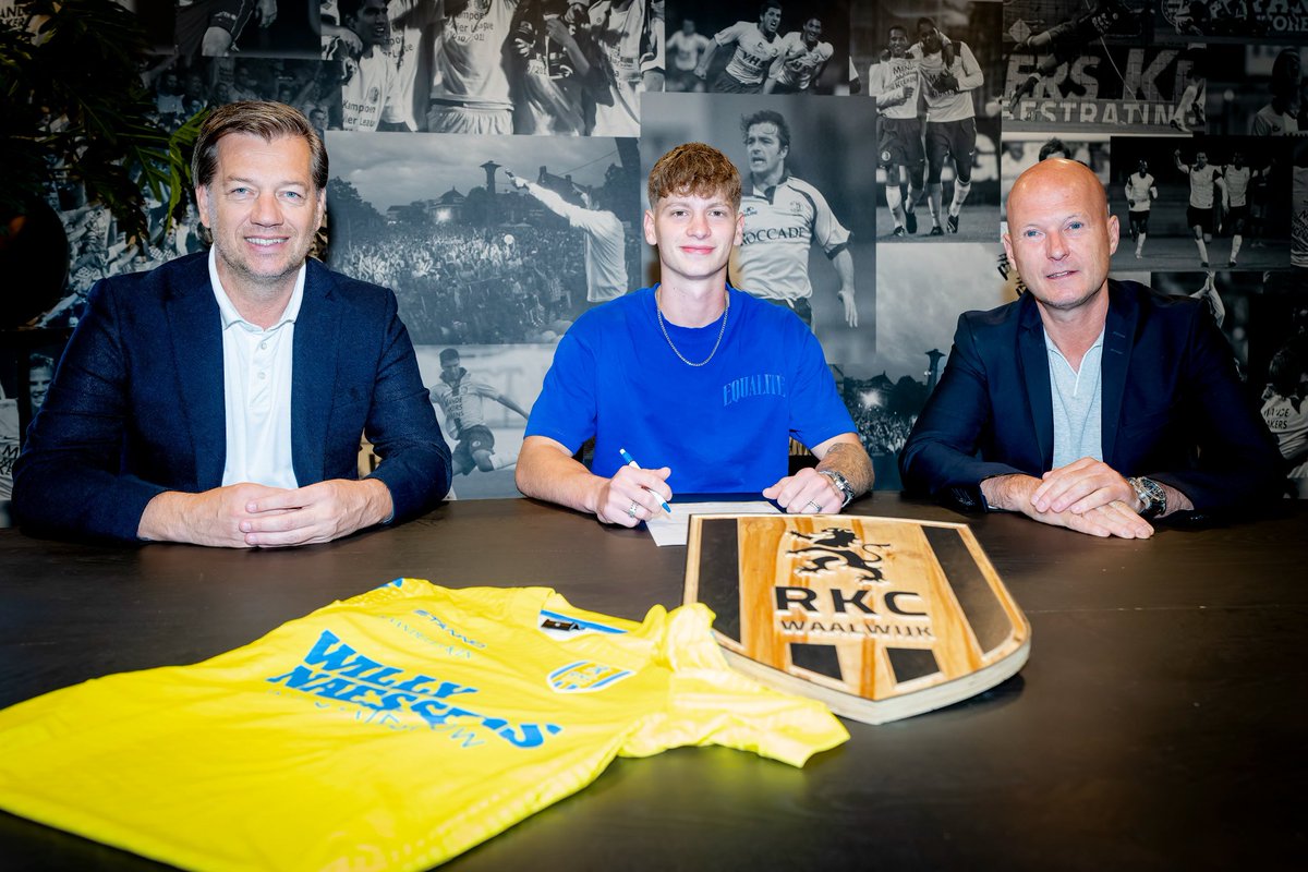 Done deal!
De handtekeningen konden vandaag worden gezet. Keeper Xander Mulder (20) uit Enschede maakt vanaf komend seizoen deel uit van de selectie van RKC Waalwijk.
#MeforyoSportsmanagement
📸 RKC Waalwijk