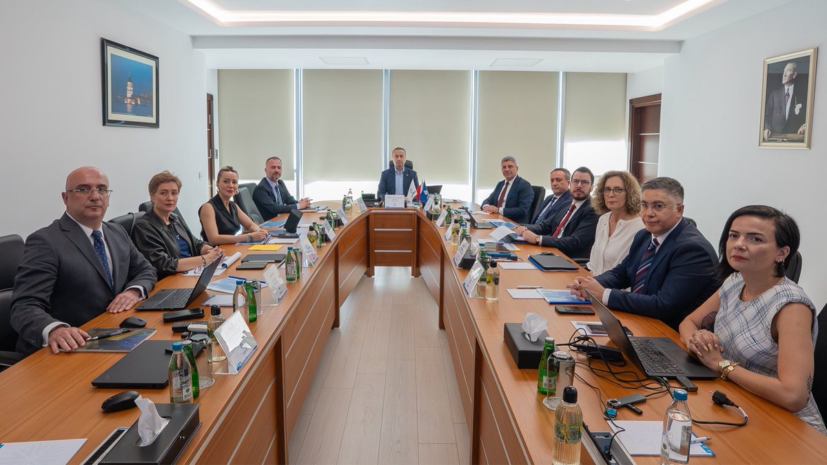 İstanbul Büyükşehir Belediyesi Genel Sekreterimiz Sayın Prof. Dr. Volkan Demir’i Kavacık Hizmet Binamızda ağırladık.

Ziyaret kapsamında, kentimizde doğal gaz hizmetlerimizin bugün olduğu gibi gelecekte de güvenli, kesintisiz ve yüksek standartlarda sunulmasına yönelik