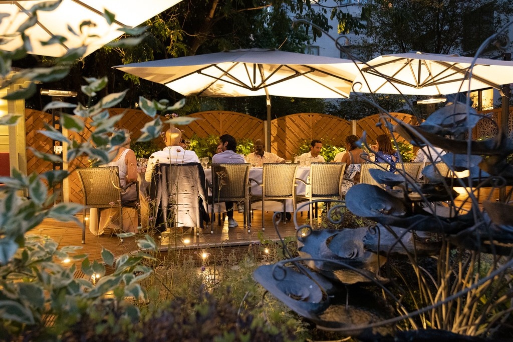 🍷 We're hosting a curated tasting in partnership with La Brune and Davy's Wine Merchants on 2nd July, exploring five distinctive South African wines, each thoughtfully paired with six generous canapés. 

Reserve your spot: l8r.it/deWG

#WineTasting