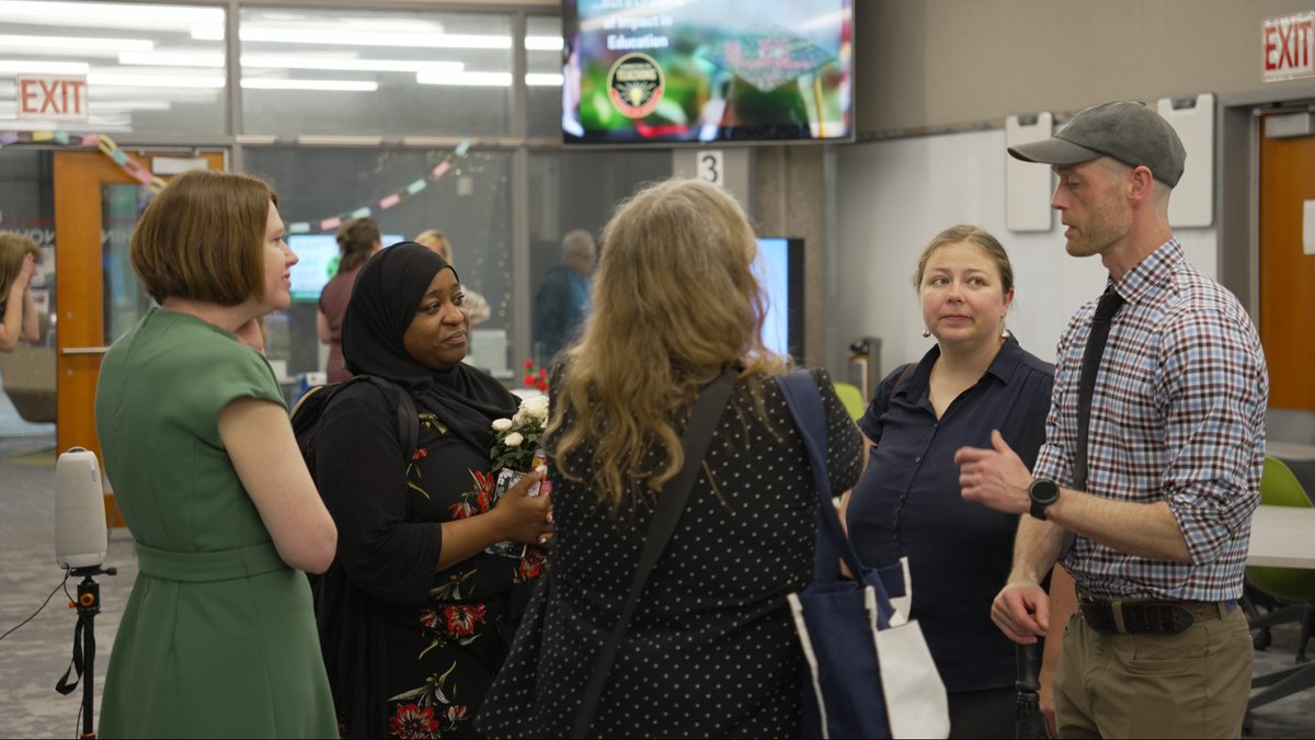 uofldelphi's tweet image. New(er) to teaching at UofL? We’ve got you covered. 
Join our Fall 2025 #TeachingOnboarding cohort to build community, connect with resources, and grow your teaching toolkit. Sign up at uofl.me/teaching-onboa….