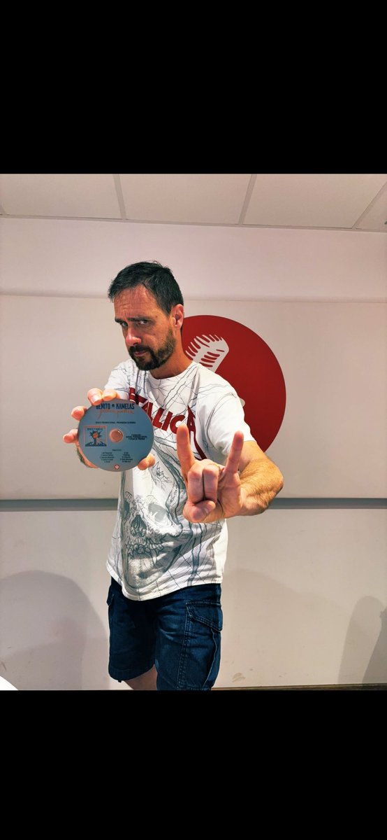 LO BALADES (@lo_balades) on Twitter photo go.ivoox.com/rf/150608079
Aquest es l’enllaç del programa Especial <a href="/Benitokamelasof/">Benito Kamelas</a> que he fet aquesta setmana. Vaig repassar la discografia de la banda i vaig parlar per telèfon el <a href="/elquiniof/">quini gomez ruano</a> que ens va presentar “Justicia Poética”
Va ser possible gràcies a <a href="/Maldito_Records/">Maldito Records</a> . go.ivoox.com/rf/150608079
Aquest es l’enllaç del programa Especial <a href="/Benitokamelasof/">Benito Kamelas</a> que he fet aquesta setmana. Vaig repassar la discografia de la banda i vaig parlar per telèfon el <a href="/elquiniof/">quini gomez ruano</a> que ens va presentar “Justicia Poética”
Va ser possible gràcies a <a href="/Maldito_Records/">Maldito Records</a> .