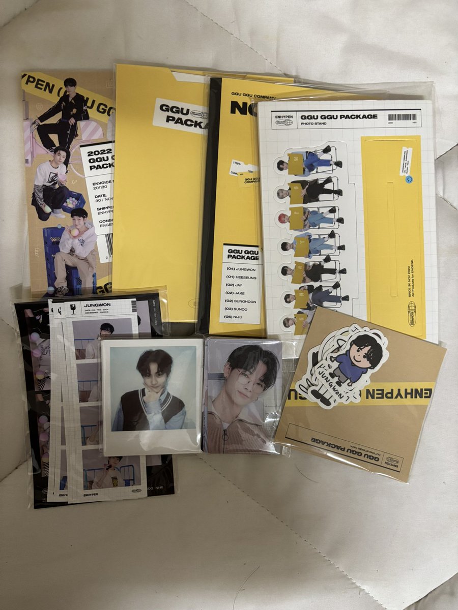 GGU GGU PACKAGE 2022 ❤️
700 รวมส่ง ต่อรองราคาได้นะคะ

ของครบทุกอย่างยกเว้นการ์ดสุ่มกับเทป
สีกล่องเฟดตามเวลา ขอคนรับได้นะคะ
#ตลาดนัดเอนไฮเพน #ตลาดนัดENHYPEN