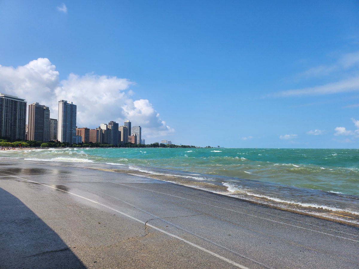 Do you have a special connection to #Chicago's lakefront? A routine? A memory? An event? Something you'd be willing to share on TV? '@' us in the replies.