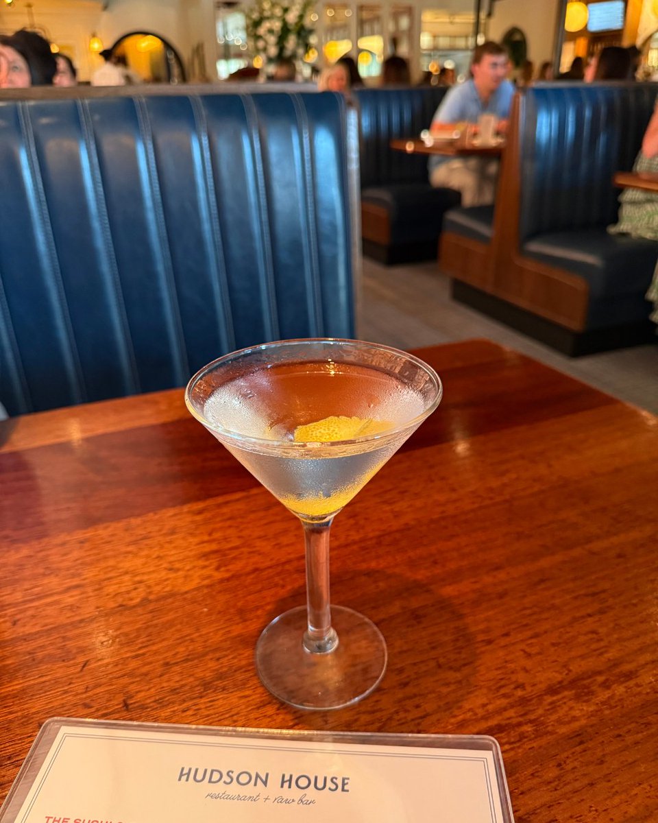 Let's raise a glass to National Martini Day🍸 Slip into Ginger's for an espresso martini or try the caviar-topped sips at Bar Sardine. From the icy pours at Hudson House to the luxe mood at Bar Colette, this city knows how to serve it cold. 

#MartiniDay #DallasDrinks