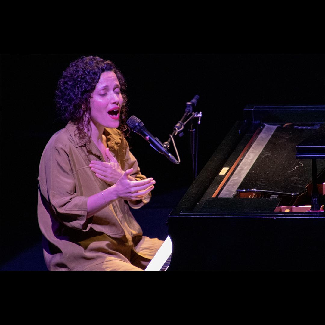 EmbajadaEspañaMarruecos (@embespanarabat) on Twitter photo Seguido por concierto de <a href="/Sheila_Blanco_/">Sheila Blanco</a> musicando a las "Sin sombrero", mujeres poetas de la Generación del 27.
Organizaron la Asociación de Amistad Andaluza Marroquí-Foro Ibn Rushd, la Fundación <a href="/Balearia/">Baleària 🛳️ Somos mar 🌊</a> y el <a href="/InstCervantes/">Instituto Cervantes</a> de Tánger. Seguido por concierto de <a href="/Sheila_Blanco_/">Sheila Blanco</a> musicando a las "Sin sombrero", mujeres poetas de la Generación del 27.
Organizaron la Asociación de Amistad Andaluza Marroquí-Foro Ibn Rushd, la Fundación <a href="/Balearia/">Baleària 🛳️ Somos mar 🌊</a> y el <a href="/InstCervantes/">Instituto Cervantes</a> de Tánger.