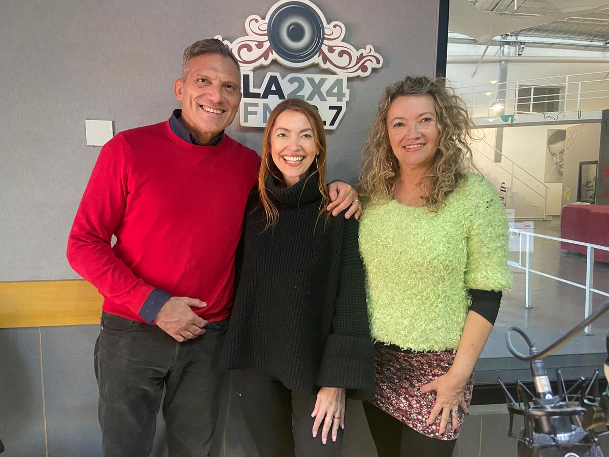 [Visitas a la radio] Ahora en #ConexiónDeTango Paula Sterczek recibe a <a href="/patmalanca/">patmalanca ⭐⭐⭐💚</a> <a href="/Tangomalanca/">Patricia Malanca ⭐⭐⭐</a> y a Walter Romero. Adelantan su espectáculo "Catunga orquestado-Solo Contursi" en el <a href="/CAFFierro/">CAFF</a>. Charla y música en vivo. Por la2x4.buenosaires.gob.ar