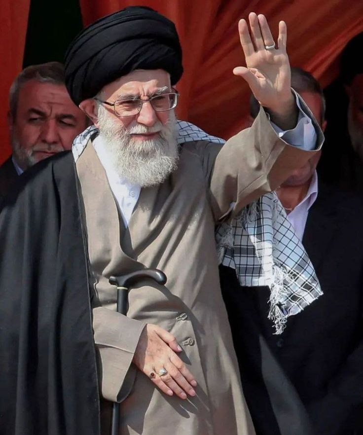 طال الله في عمرك الشريف
النقي الطاهر ابن الطاهر المدافع عن المسلمين

لن نسمح ان تعاد كربلاء ولا  نسمح بمساس  شيبه من شيبتك المباركه

#الامام_الخامنئي