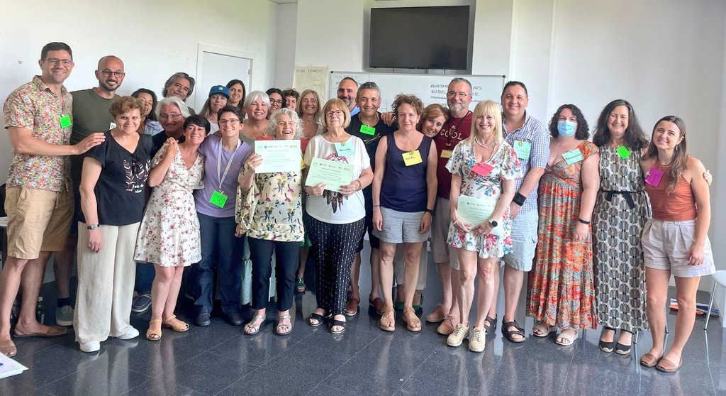 @PacientActiuIB (@pacientactiuib) on Twitter photo Cloenda 🎊 del taller entre iguals per a persones amb depressió a la USM-<a href="/cssonamonda/">CS So Na MONDA</a>. Gràcies enoormes 💖 a: 🔅<a href="/obertament_sm/">Obertament</a>, Sa nostra veu i <a href="/EsGarrover/">FundacióGarrover</a> per haver-nos acompanyat avui
🔅 Pacients actius formador@s per liderar el taller
🔅 Professionals de la USM pel suport Cloenda 🎊 del taller entre iguals per a persones amb depressió a la USM-<a href="/cssonamonda/">CS So Na MONDA</a>. Gràcies enoormes 💖 a: 🔅<a href="/obertament_sm/">Obertament</a>, Sa nostra veu i <a href="/EsGarrover/">FundacióGarrover</a> per haver-nos acompanyat avui
🔅 Pacients actius formador@s per liderar el taller
🔅 Professionals de la USM pel suport