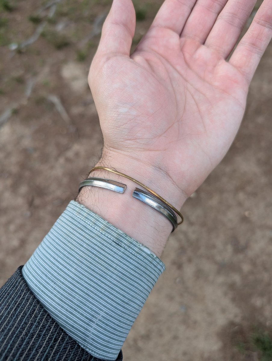 well that's wild.

my kara broke

i've worn it nearly every day for almost 20 years